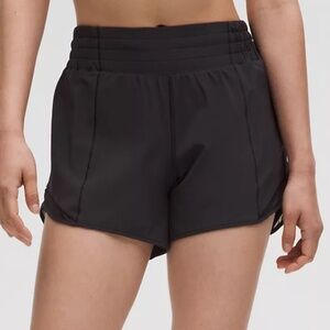 Hotty Hot High-Rise Lined Short 4" Black. Size 6.